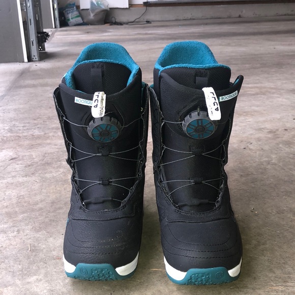 burton bootique boots